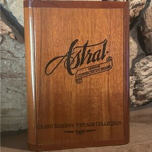 1996 Astral Grand Reserve Vintage Collection Cigar Box w/ Wooden Insert